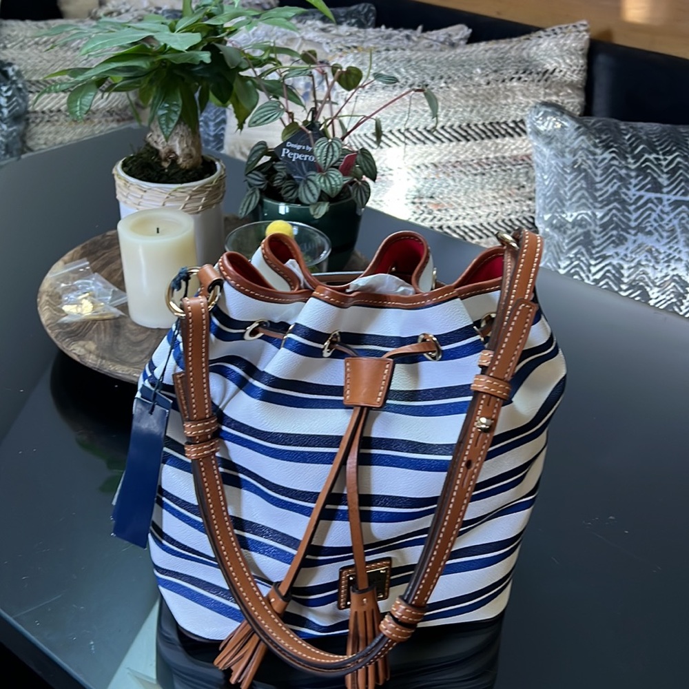 Dooney  & Bourne NWT bucket bag